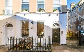 The Henry Guest House Bath